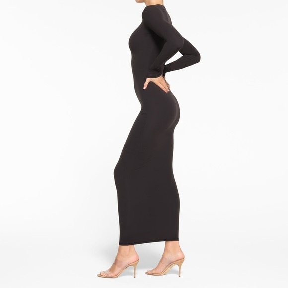 SKIMS FITS EVERYBODY CREW NECK LONG SLEEVE DRESS Onyx Black S Small NWT New - Picture 4 of 7